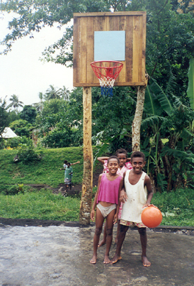 The basketball court in Liro